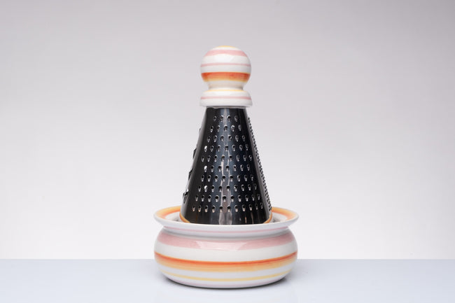 GRATTUGIA CON BASE E POMELLO IN CERAMICA COLORATA MULTI DIPINTA A MANO ( Ø9xh.19)