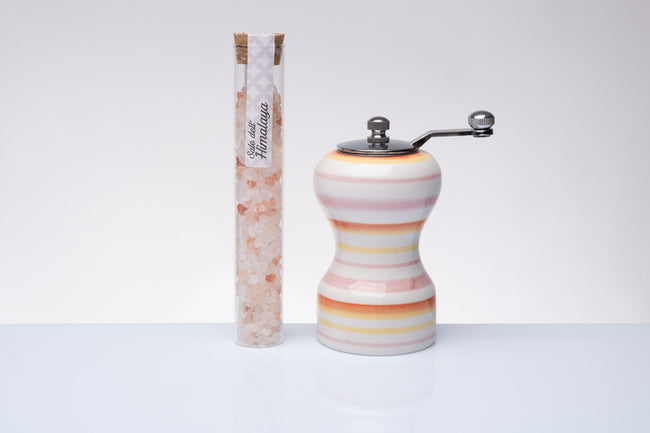 MACINASALE IN CERAMICA COLORATA RIGATO ROSA/ARANCIO/GIALLO CON PROVETTA DI SALE (h.12cm)