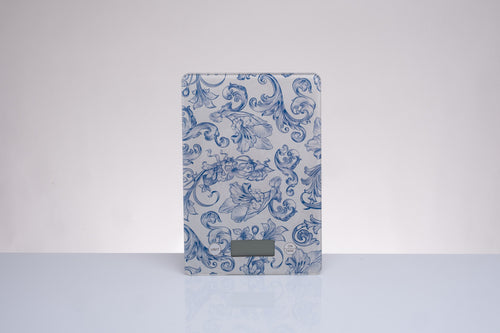 BILANCIA RETTANGOLARE IN VETRO CON FREGIO BLU (5kg-15x22,5cm)
