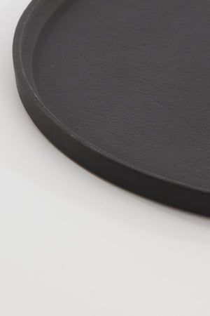 PIATTO DECORATIVO IN METALLO NERO