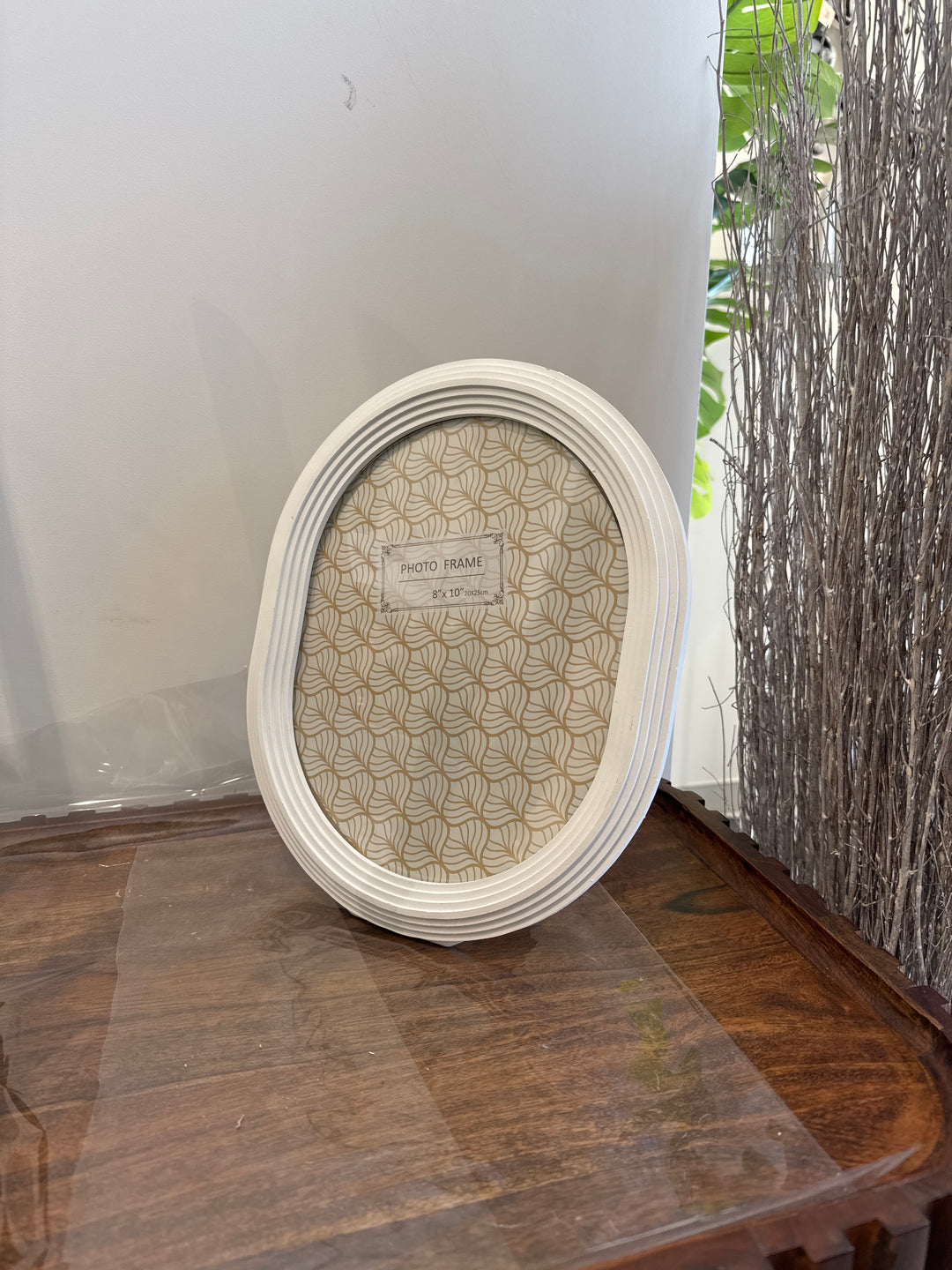 CORNICE OVALE IN PASTA DI CERAMICA BIANCA E VETRO (misura int. 15x20cm)