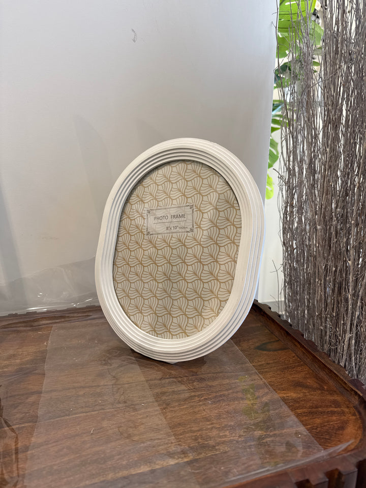 CORNICE OVALE IN PASTA DI CERAMICA BIANCA E VETRO (misura int. 15x20cm)