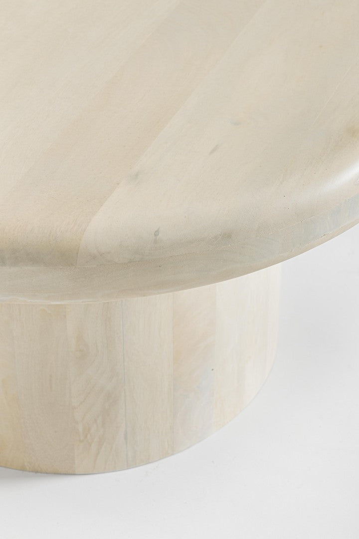 TAVOLINO ROTONDO BASSO IN LEGNO DI MANGO NATURALE, RIVESTIMENTO IN NITROCELLULOSA (Ø60a - 33h)