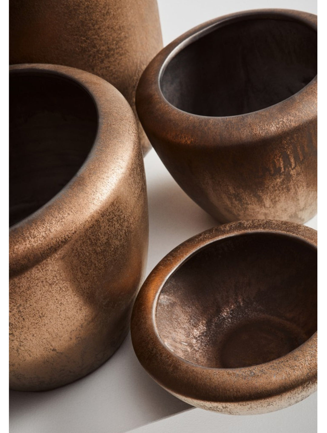 PORTAVASI IN TERRACOTTA SMALTATA BRONZO SMALL