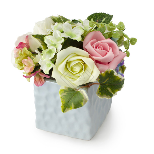 DECORAZIONE FLOREALE AVORIO/ROSA/BLU 17CM CUBO PORCELLANA BLU PERLATO SCATOLA REGALO