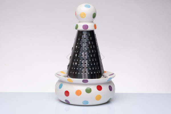 GRATTUGIA CON BASE E POMELLO IN CERAMICA COLORATA POIS DIPINTE A MANO ( Ã˜9xh.19)