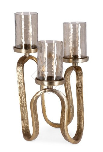 CANDELABRO CON 3 FUOCHI STRUTTURA IN METALLO ORO CON BICCHIERI IN VETRO (26x23,5x29h)