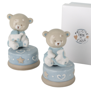 BIBI&#039, CARILLON CON ORSACCHIOTTO CIELO IN CERAMICA 2 SOGG. ASSORTITI (8xh.11cm)+BOX