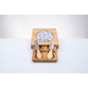 TAGLIERE SCATOLA IN LEGNO CON 2 COLTELLI FREGIO IN CERAMICA BLU (16x16cm)